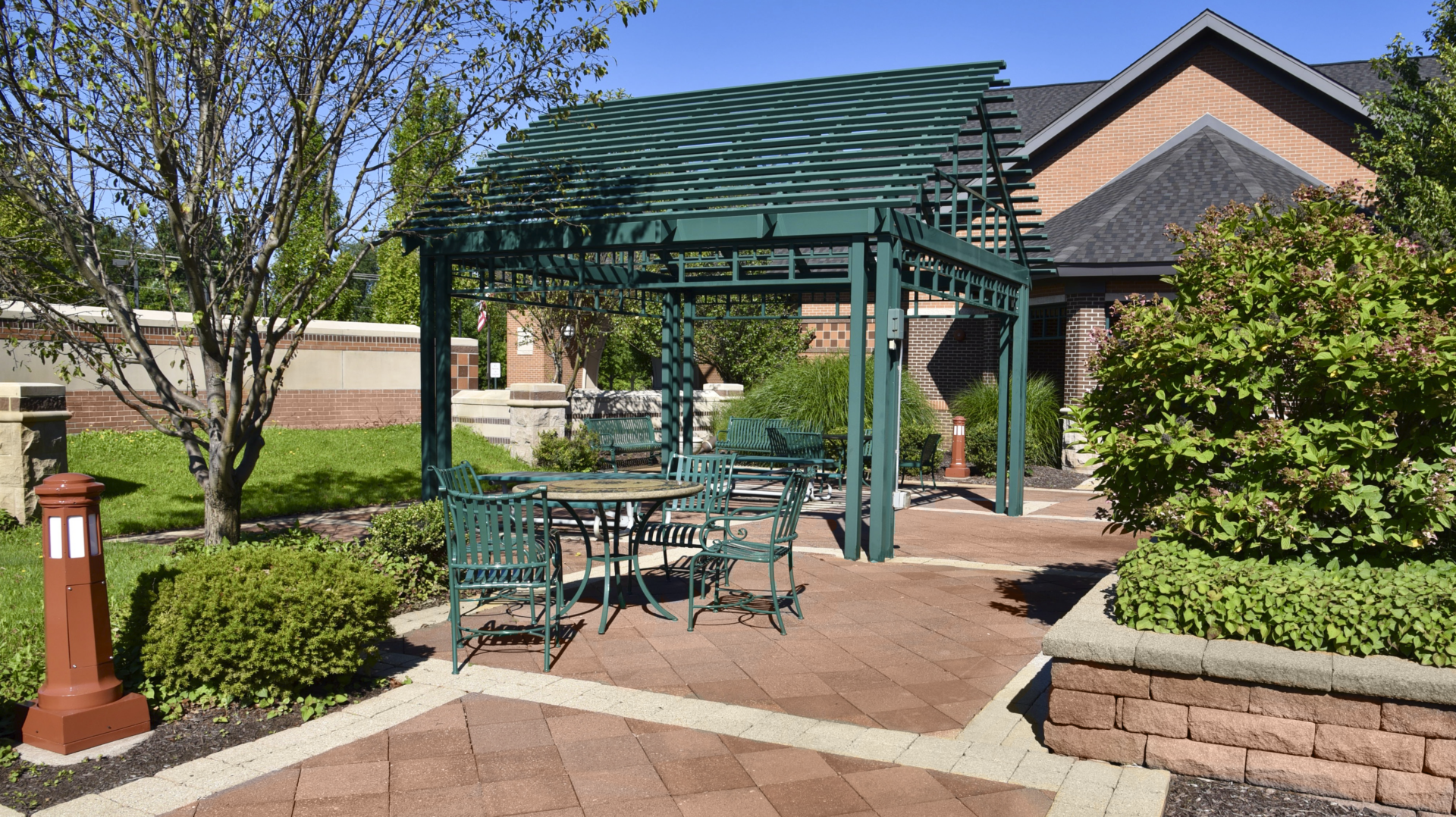 Picture of the Harris Branch patio after the Harris Patio furniture restoration.